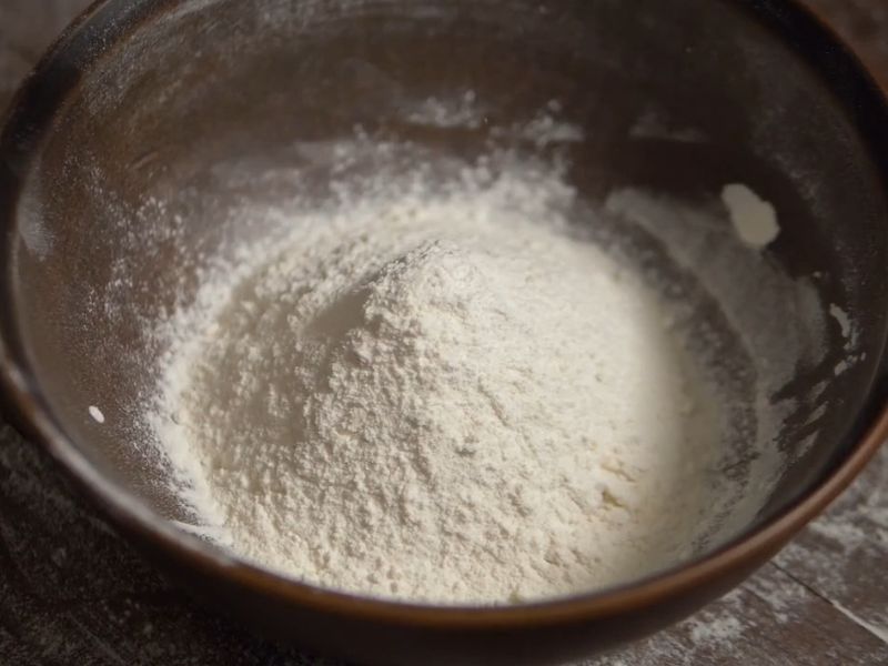 Odabir pravog brašna za bezglutensku picu predstavlja ključno pitanje kada je reč o pripremi pice
