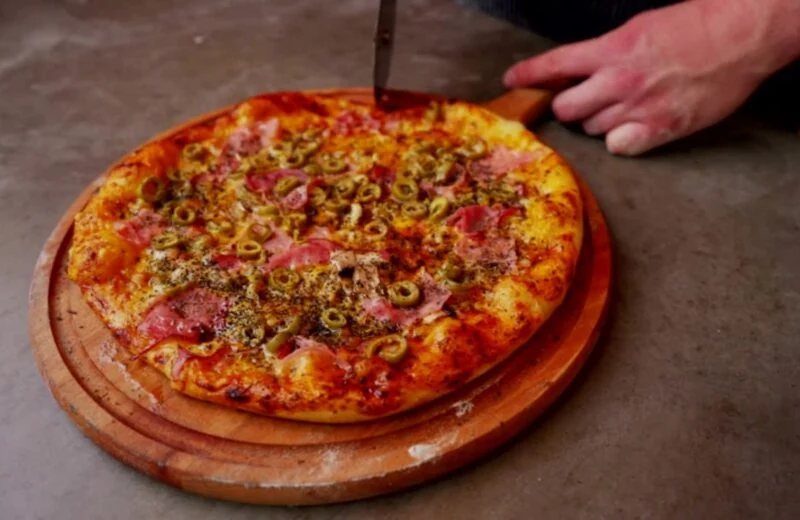 Proteinska pica je zdrav, ukusan obrok koji zadovoljava sportske ciljeve bez odricanja ukusa.